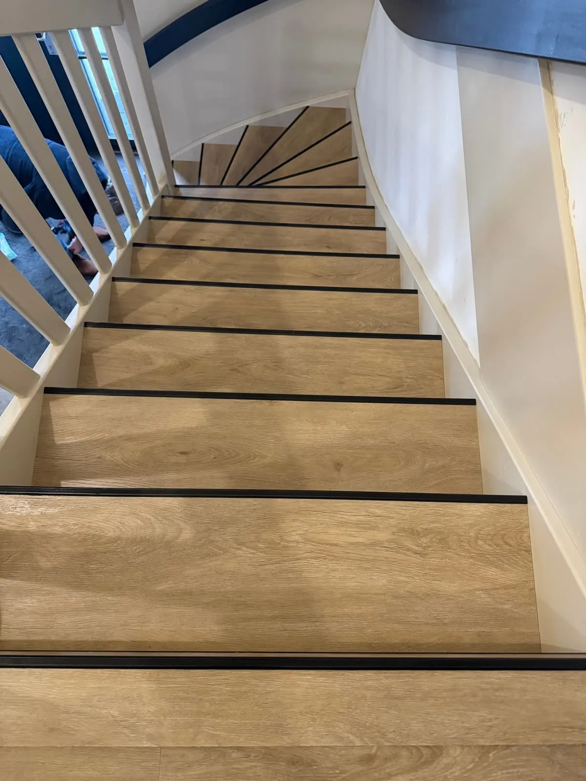 Trap gerenoveerd met licht eiken houtdecor