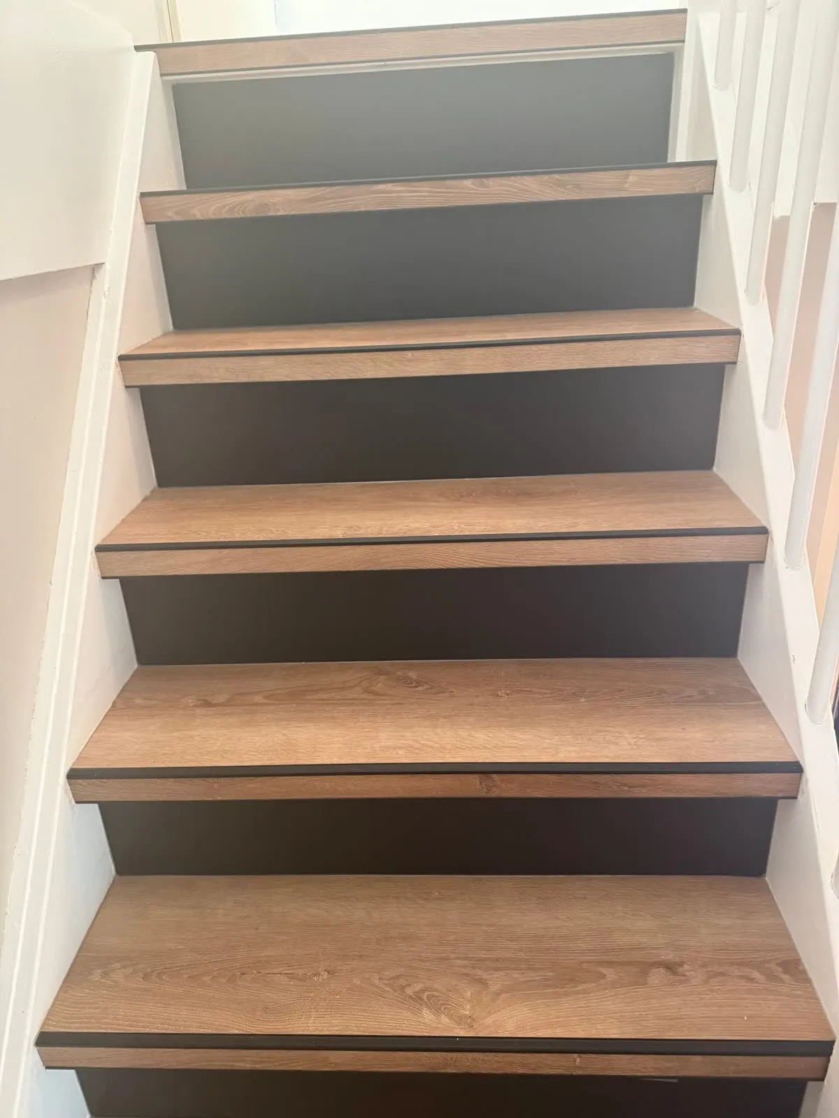 Trap gerenoveerd met licht eiken houtdecor